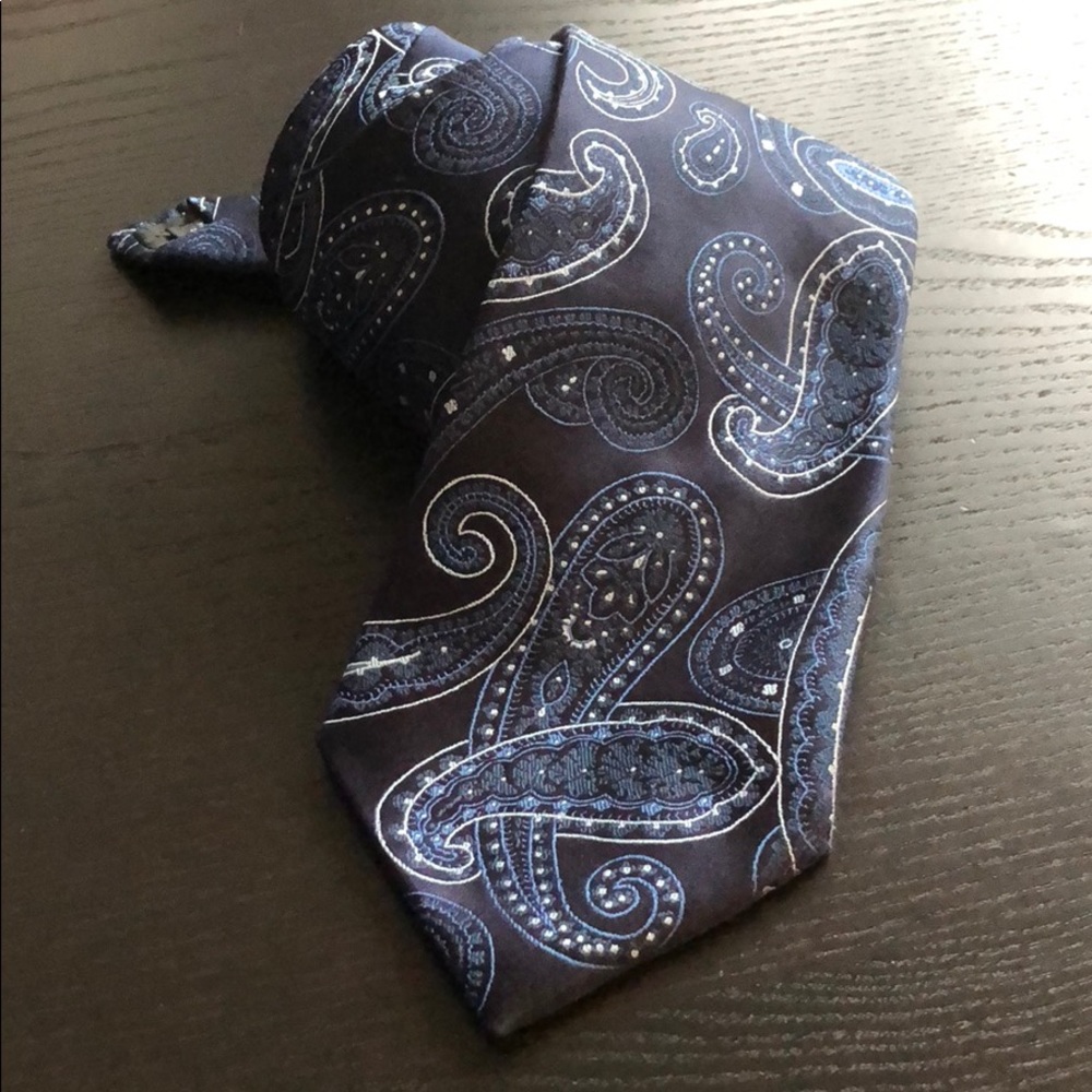Van Heusen Dark Blue Paisley Tie